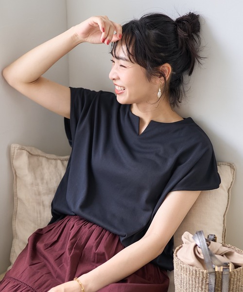 FREAK'S STORE(フリークスストア)の「<接触冷感/UV> AIRDRY HIGHCOOL キーネックTシャツ(Tシャツ/カットソー・レディース・ピンク/ブルー/オフホワイト/モカ/ブラック・フリ-)」の3枚目の写真