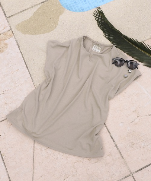 FREAK'S STORE(フリークスストア)の「<接触冷感/UV> AIRDRY HIGHCOOL キーネックTシャツ(Tシャツ/カットソー・レディース・ピンク/ブルー/オフホワイト/モカ/ブラック・フリ-)」の4枚目の写真