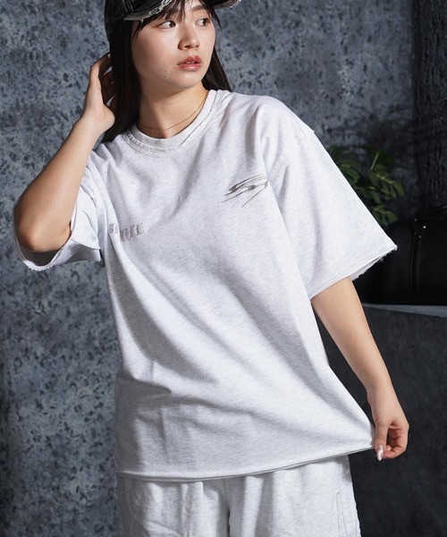 1111clothing(ワンフォークロージング)の「【セットアップ可能】ミニ裏毛 アップリケ Tシャツ / Mini Fleece Applique T-Shirt(Tシャツ/カットソー・メンズ・アッシュ/ブラック・XL/L/M)」の1枚目の写真