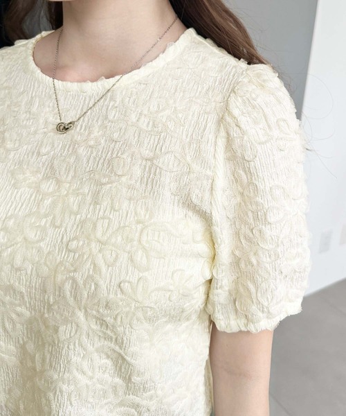 moment+(モーメントプラス)の「チュールフラワー半袖パフプルオーバー(シャツ/ブラウス・レディース・ブラック/ナチュラル/オフホワイト・M)」の19枚目の写真