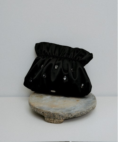 LE'RURE（リルアー）の「Larm bijou satin bag（ハンドバッグ・レディース・グレー/ブラック・FREE）」の4枚目の写真
