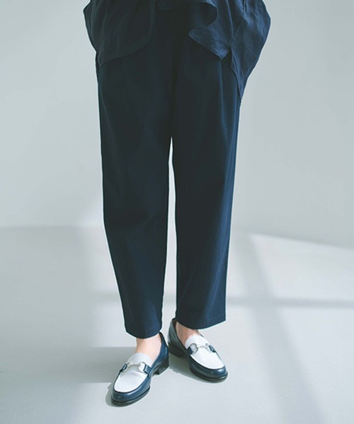 studio CLIP（スタディオクリップ）の「すっきりイージーテーパードパンツ[プチ・プラスサイズあり]（その他パンツ・レディース・その他2/モカ/ネイビー/その他1/ライトベージュ・PM/XXX-LARGE/XX-LARGE/PL/SMALL/MEDIUM/X-LARGE/LARGE）」の4枚目の写真