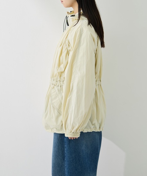 TODAYFUL（トゥデイフル）の「[TODAYFUL/トゥデイフル]Nylon Gather Blouson（ブルゾン・レディース・グレー/オフホワイト・36/38）」の9枚目の写真