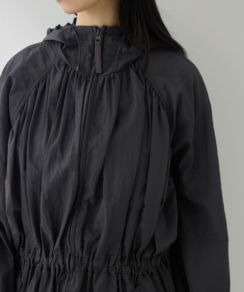 TODAYFUL（トゥデイフル）の「[TODAYFUL/トゥデイフル]Nylon Gather Blouson（ブルゾン・レディース・グレー/オフホワイト・36/38）」の22枚目の写真