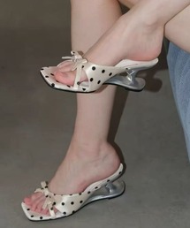 LADY LIKE（レディライク）の「【2色展開】ドット柄リボンデザイン ヒールミュールサンダル（サンダル）」