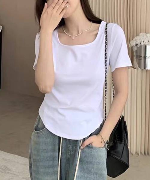 shopnikoniko（ショップニコニコ）の「スクエアネック 裾カーブ 無地Tシャツ（Tシャツ/カットソー・レディース・ブラック/ホワイト・フリー）」の3枚目の写真