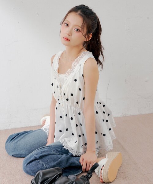Chico(チコ)の「ペプラムランジェリーブラウス(シャツ/ブラウス・レディース・ホワイト/ブラック系その他2/ホワイト系その他2・FREE)」の2枚目の写真