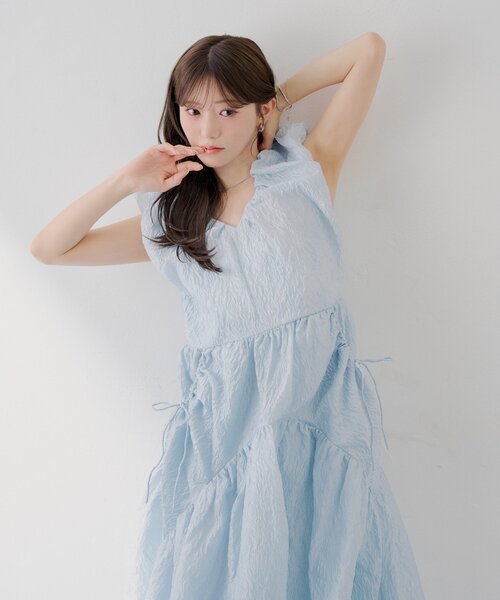 Chico(チコ)の「【SALON by Chico】パフスリーブバルーンロングワンピース(ワンピース・レディース・ブルー/ブラック/ホワイト・FREE)」の8枚目の写真