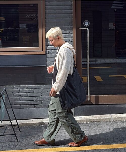 MAISON MINED(メゾンミネド)の「DOUBLE STRAP SHOULDER BAG(ショルダーバッグ・メンズ・その他・FREE)」の8枚目の写真