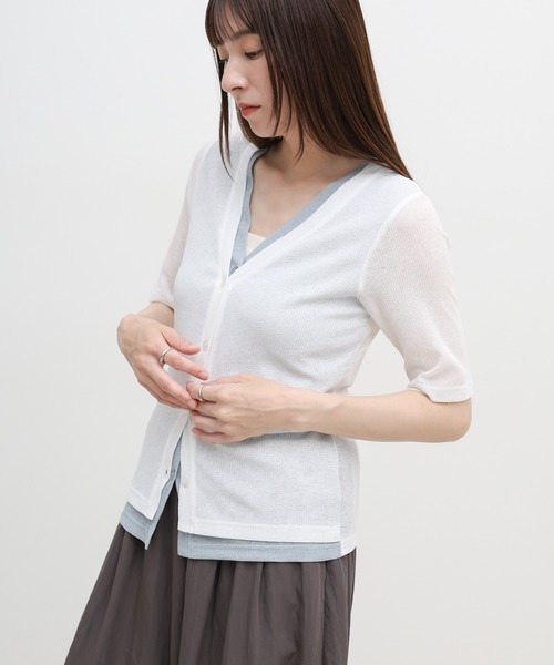 select MOCA(セレクトモカ)の「シアーテレコレイヤードデザイントップス(カーディガン/ボレロ・レディース・チャコールグレー/ブラック/オフホワイト・FREE)」の2枚目の写真