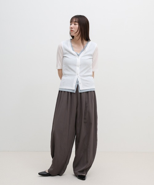 select MOCA(セレクトモカ)の「シアーテレコレイヤードデザイントップス(カーディガン/ボレロ・レディース・チャコールグレー/ブラック/オフホワイト・FREE)」の4枚目の写真