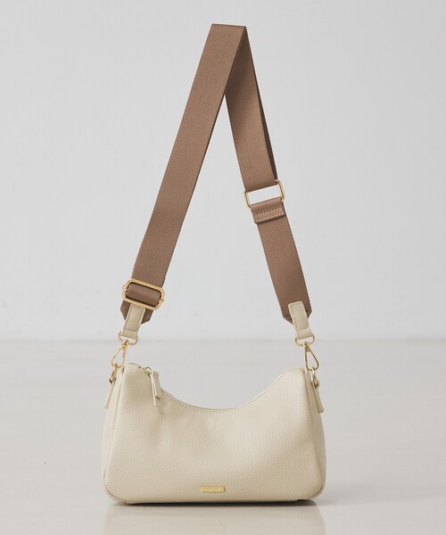 soeur(スール)の「●SOEUR/2WAYレザーハーフムーンショルダー/500mlペットボトル収納可(ショルダーバッグ・レディース・ブラック/アイボリー/シルバー・フリー)」の8枚目の写真