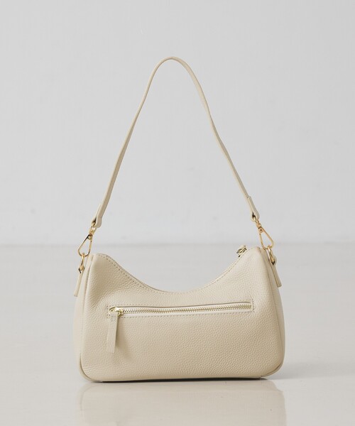 soeur(スール)の「●SOEUR/2WAYレザーハーフムーンショルダー/500mlペットボトル収納可(ショルダーバッグ・レディース・ブラック/アイボリー/シルバー・フリー)」の11枚目の写真