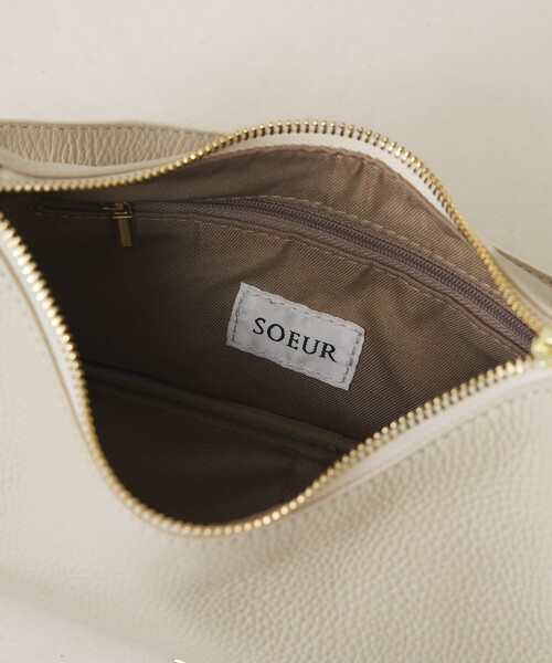 soeur(スール)の「●SOEUR/2WAYレザーハーフムーンショルダー/500mlペットボトル収納可(ショルダーバッグ・レディース・ブラック/アイボリー/シルバー・フリー)」の15枚目の写真
