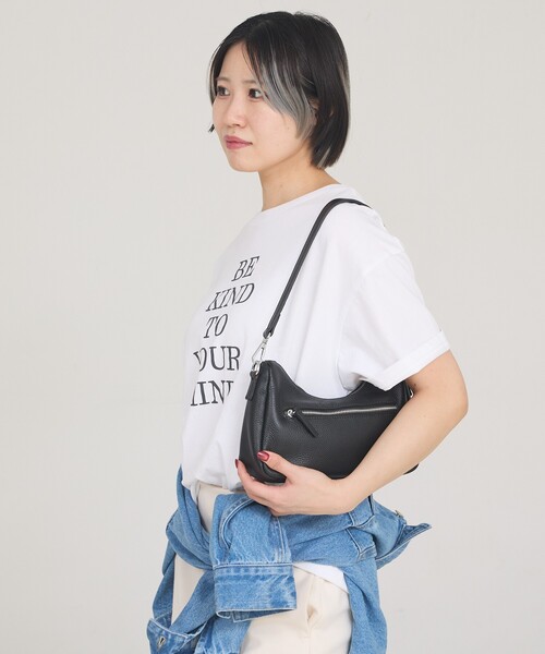 soeur(スール)の「●SOEUR/2WAYレザーハーフムーンショルダー/500mlペットボトル収納可(ショルダーバッグ・レディース・ブラック/アイボリー/シルバー・フリー)」の20枚目の写真