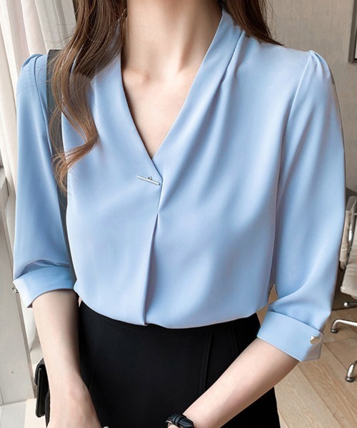 ONEP STAR(ワンピスター)の「Vネック七分袖シンプルブラウス(シャツ/ブラウス・レディース・ホワイト/スカイブルー・MEDIUM/LARGE/X-LARGE)」の6枚目の写真