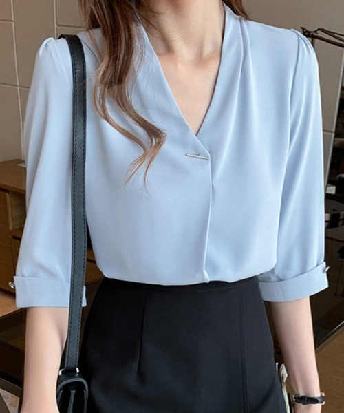 ONEP STAR(ワンピスター)の「Vネック七分袖シンプルブラウス(シャツ/ブラウス・レディース・ホワイト/スカイブルー・MEDIUM/LARGE/X-LARGE)」の9枚目の写真