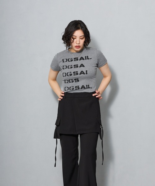 aremoi(アレモイ)の「ロゴグラフィック コンパクトTシャツ(Tシャツ/カットソー・レディース・グレー・SMALL/MEDIUM/LARGE)」の6枚目の写真