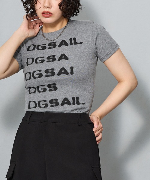 aremoi(アレモイ)の「ロゴグラフィック コンパクトTシャツ(Tシャツ/カットソー・レディース・グレー・SMALL/MEDIUM/LARGE)」の10枚目の写真