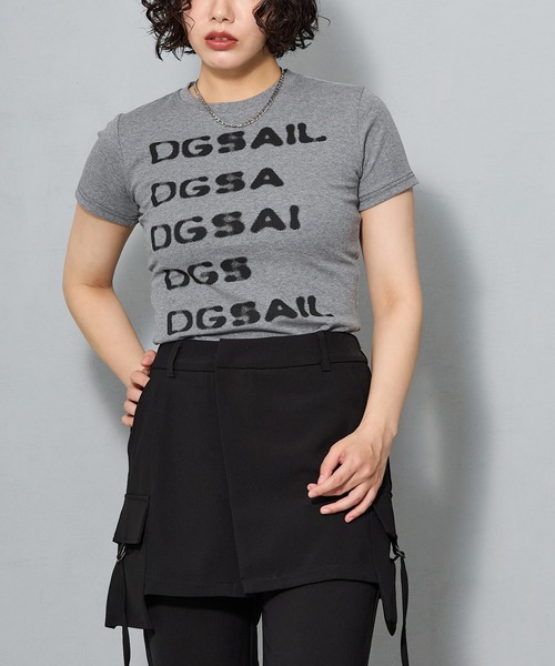 aremoi(アレモイ)の「ロゴグラフィック コンパクトTシャツ(Tシャツ/カットソー・レディース・グレー・SMALL/MEDIUM/LARGE)」の14枚目の写真
