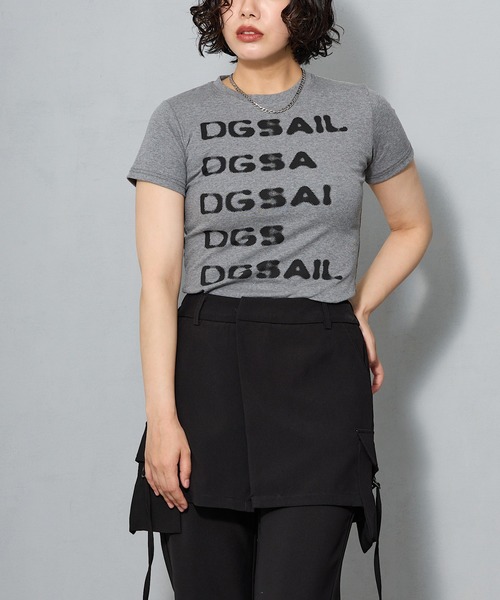 aremoi(アレモイ)の「ロゴグラフィック コンパクトTシャツ(Tシャツ/カットソー・レディース・グレー・SMALL/MEDIUM/LARGE)」の17枚目の写真