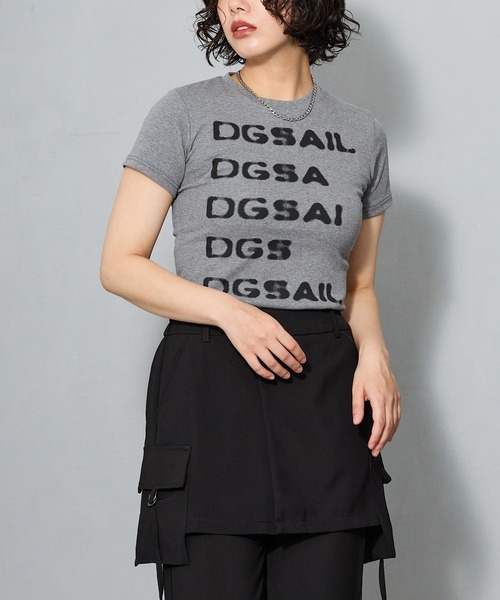 aremoi(アレモイ)の「ロゴグラフィック コンパクトTシャツ(Tシャツ/カットソー・レディース・グレー・SMALL/MEDIUM/LARGE)」の21枚目の写真