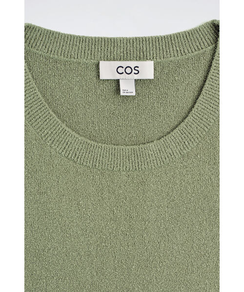 COS（コス）の「ブークレニットタンクトップ（タンクトップ・メンズ・カーキ・S/M/L/XS）」の7枚目の写真