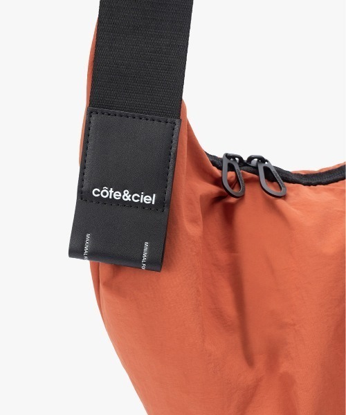 Cote&Ciel(コートエシエル)の「【cote&ciel/コートエシエル】 Hyco S Smooth Terracotta(ショルダーバッグ・メンズ・テラコッタ・FREE)」の5枚目の写真