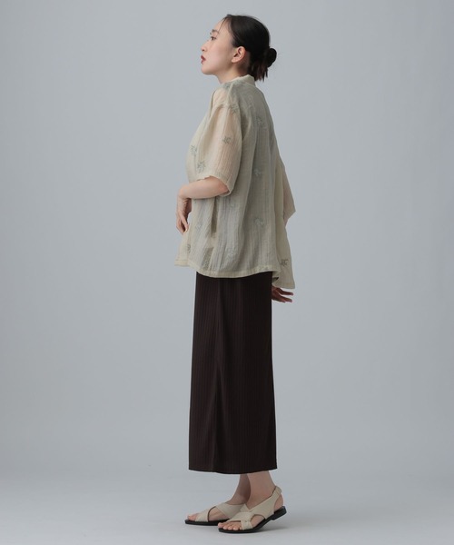 LEPSIM（レプシィム）の「刺繍ワッシャー開襟シャツ　666477（シャツ/ブラウス・レディース・ブラック/ライトベージュ/オフホワイト・FREE）」の20枚目の写真