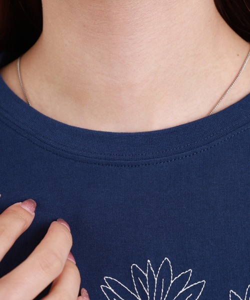 BARNDOOR(バーンドア)の「20/-天竺 お花 刺繍T 26SS 半袖(Tシャツ/カットソー・レディース・ネイビー系2/ブラック系1/ネイビー系1/ホワイト系2/ホワイト系1/ブラック系2・FREE)」の11枚目の写真