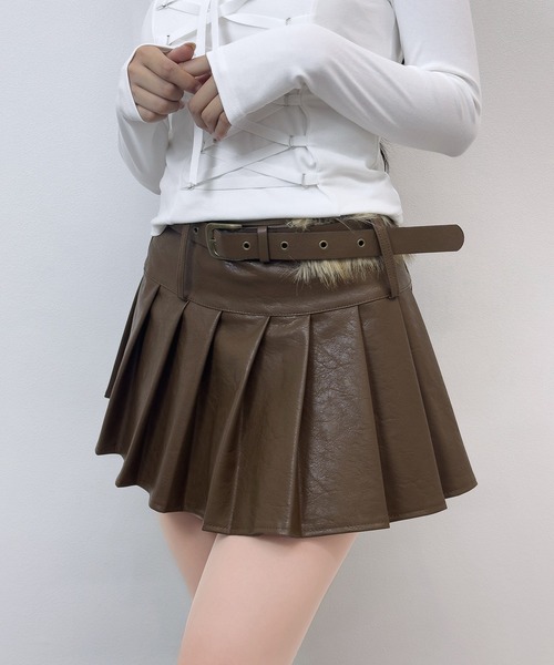 FOLLOWIN(フォロウィン)の「ファーベルト付きプリーツレザーライクスカート(スカート・レディース・ブラウン/ブラック・MEDIUM/SMALL/LARGE)」の9枚目の写真