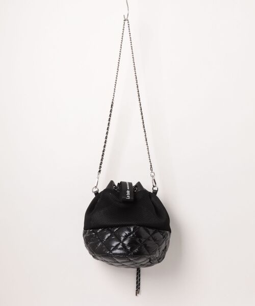 Scrap Book(スクラップブック)の「【MAISON MAVERICK PRESENTS】MAVERICK Mesh-quilting Pouch Bag(ハンドバッグ・レディース・ブラック・FREE)」の2枚目の写真