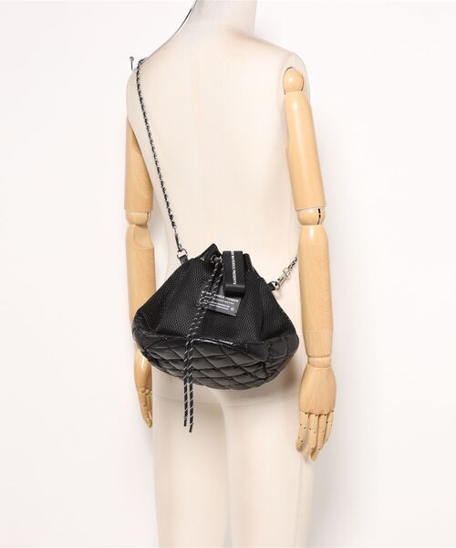 Scrap Book(スクラップブック)の「【MAISON MAVERICK PRESENTS】MAVERICK Mesh-quilting Pouch Bag(ハンドバッグ・レディース・ブラック・FREE)」の5枚目の写真