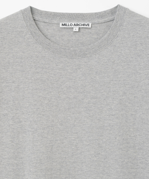 Millo Archive（ミロ アーカイブ）の「サイドタイポプリンテッドTシャツ[メランジグレー]（Tシャツ/カットソー・メンズ・その他・MEDIUM/LARGE/X-LARGE）」の2枚目の写真
