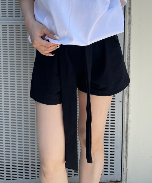 ROGER AND RAW(ロジャーアンドロウ)の「腰巻きフェイクレイヤードショートパンツ(その他パンツ・レディース・ブラック/グレー/ホワイト×ブラック・FREE)」の11枚目の写真