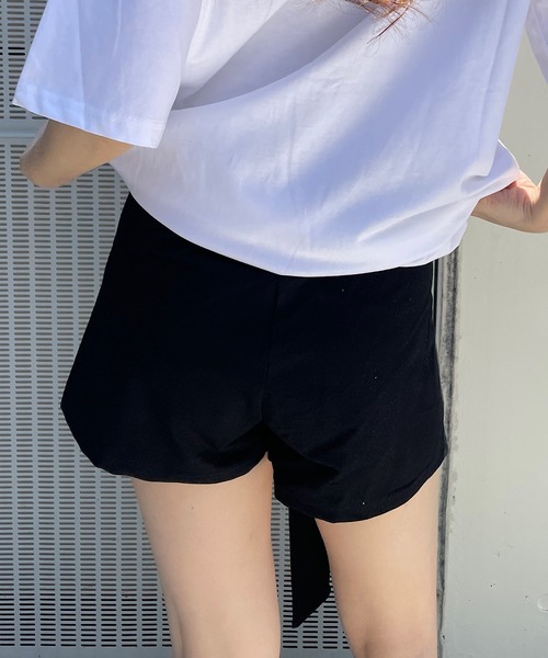 ROGER AND RAW(ロジャーアンドロウ)の「腰巻きフェイクレイヤードショートパンツ(その他パンツ・レディース・ブラック/グレー/ホワイト×ブラック・FREE)」の9枚目の写真