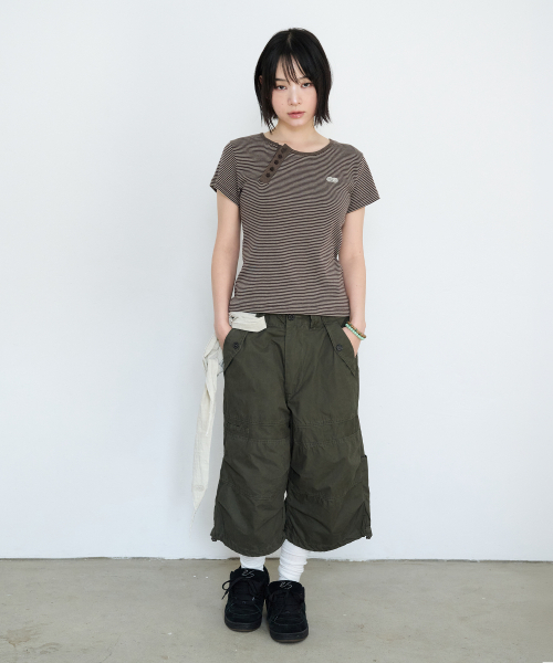 PARAKEET(パラキート)の「アシンメトリックストライプヘンリー(ダークブラウン)(Tシャツ/カットソー・レディース・ダークブラウン・OS)」の3枚目の写真