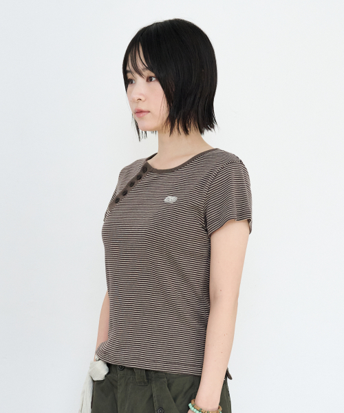 PARAKEET(パラキート)の「アシンメトリックストライプヘンリー(ダークブラウン)(Tシャツ/カットソー・レディース・ダークブラウン・OS)」の4枚目の写真