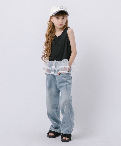 URBAN CHERRY(アーバンチェリー)の「裾シアーフリルタンクトップ(タンクトップ・キッズ・ブラック/ホワイト・140cm/130cm/120cm/110cm/150cm)」の4枚目の写真