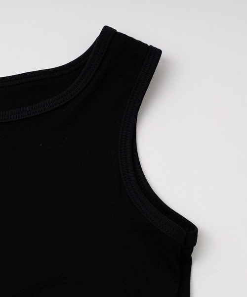 URBAN CHERRY(アーバンチェリー)の「裾シアーフリルタンクトップ(タンクトップ・キッズ・ブラック/ホワイト・140cm/130cm/120cm/110cm/150cm)」の11枚目の写真