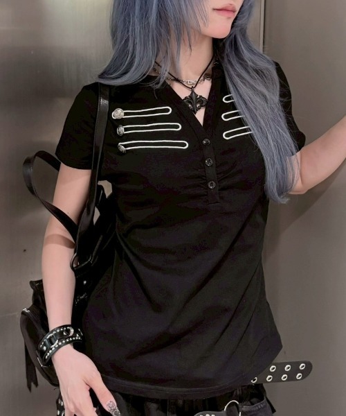 Never mind the XU / Chikashitsu+(ネバーマインド ザ エックスユー / チカシツプラス)の「【nmtc+】Napoleon Henley Slim Tee / 【エヌエムティーシープラス】ナポレオンヘンリーネック半袖トップス(Tシャツ/カットソー・レディース・ブラック・ONE SIZE)」の1枚目の写真