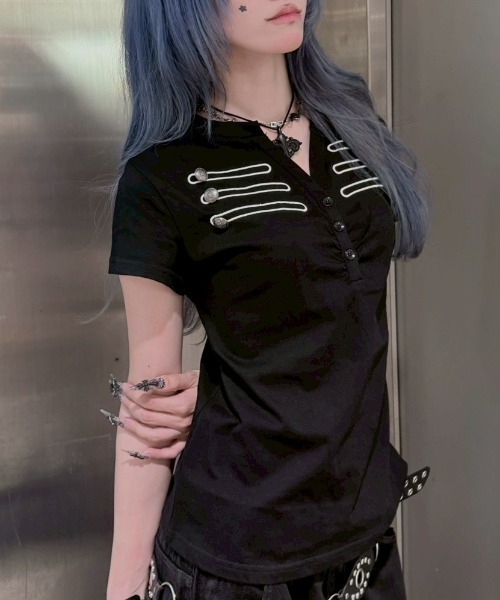 Never mind the XU / Chikashitsu+(ネバーマインド ザ エックスユー / チカシツプラス)の「【nmtc+】Napoleon Henley Slim Tee / 【エヌエムティーシープラス】ナポレオンヘンリーネック半袖トップス(Tシャツ/カットソー・レディース・ブラック・ONE SIZE)」の11枚目の写真