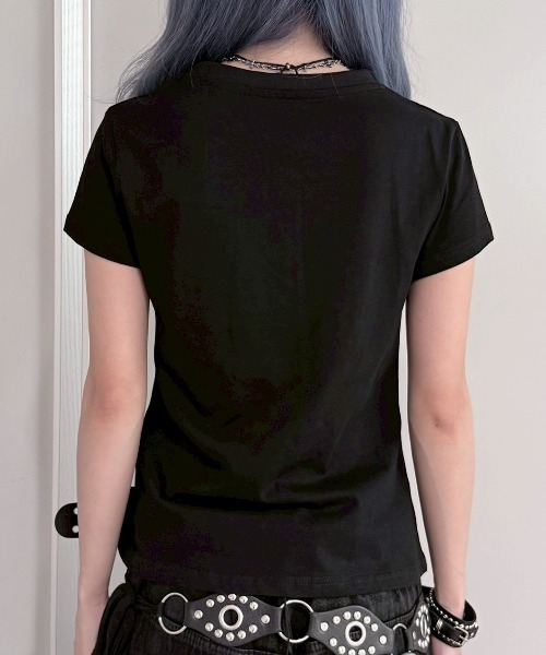 Never mind the XU / Chikashitsu+(ネバーマインド ザ エックスユー / チカシツプラス)の「【nmtc+】Napoleon Henley Slim Tee / 【エヌエムティーシープラス】ナポレオンヘンリーネック半袖トップス(Tシャツ/カットソー・レディース・ブラック・ONE SIZE)」の5枚目の写真