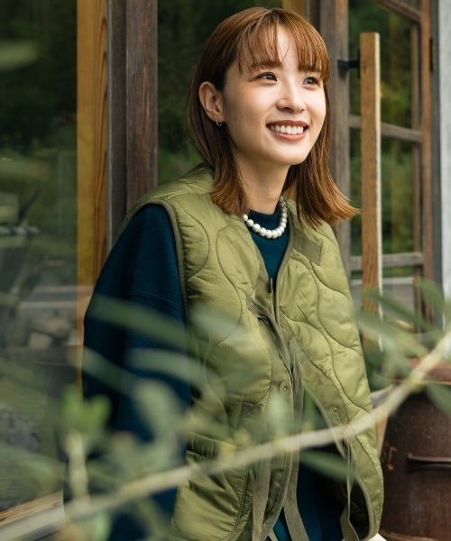 MILITARY（ミリタリー）の「【WEB先行予約】[MILITARY/ミリタリー] 別注 フロントリボン キルティングベスト（ベスト・レディース・ブラック/カーキ/アイボリー・L/M/S）」の14枚目の写真