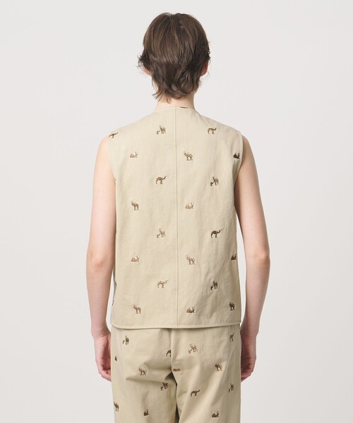 LOEFF(ロエフ)の「<LOEFF>キャメル エンブロイダリー チノ ベスト UNISEX(ベスト・レディース・ベージュ・2/0)」の12枚目の写真