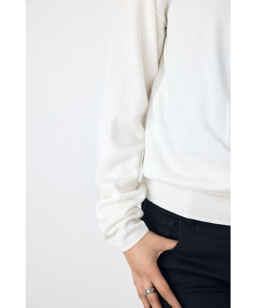 AZUL by moussy(アズールバイマウジー)の「【洗濯OK♪】大人気定番!格上げ前後2WAYネックニット 長袖 秋服 冬服 ニットトップス ウォッシャブルニット(ニット/セーター・レディース・ブラック/レッド/オフホワイト/杢グレー・MEDIUM/SMALL)」の17枚目の写真
