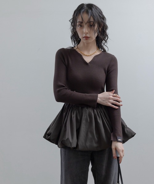 Eimee Law(エイミーロウ)の「キーネックバルーンリブニット(ニット/セーター・レディース・グレー/ブラウン/ブラック・FREE)」の11枚目の写真