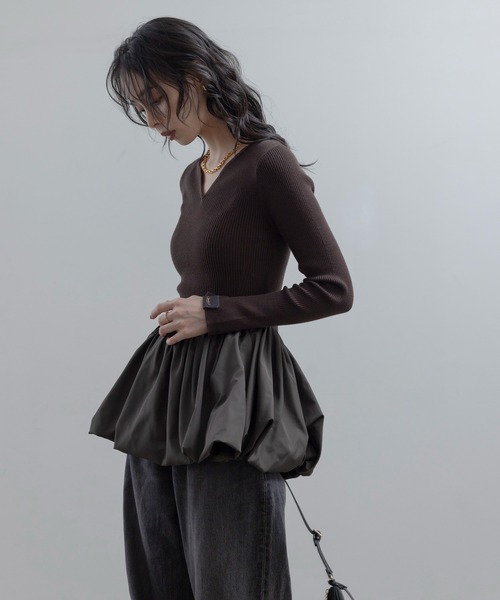 Eimee Law(エイミーロウ)の「キーネックバルーンリブニット(ニット/セーター・レディース・グレー/ブラウン/ブラック・FREE)」の12枚目の写真