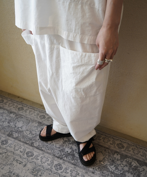 JOURNAL STANDARD LUXE(ジャーナルスタンダード ラックス)の「バフワッシャー ポケパンツ(その他パンツ・レディース・ホワイト/ブラック・SMALL/MEDIUM)」の6枚目の写真