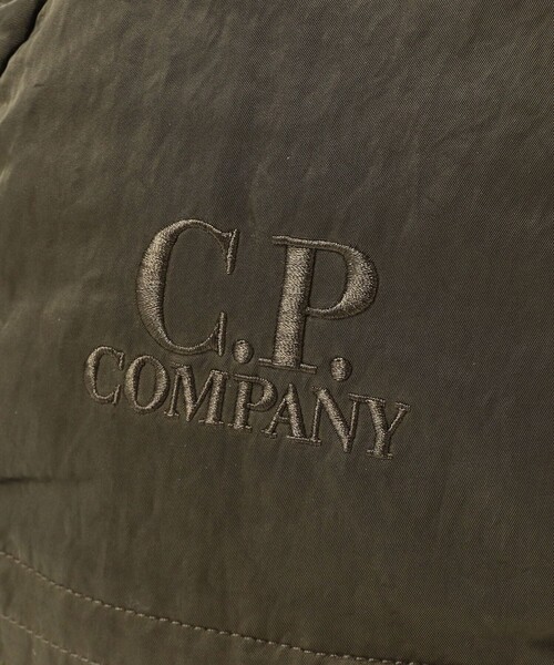 C.P. COMPANY(シーピーカンパニー)の「C.P. Company / Nylon B Lens Crossbody Bag(ショルダーバッグ・メンズ・グリーン・ONE SIZE)」の6枚目の写真